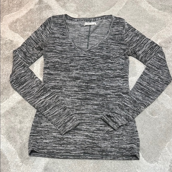 Abercrombie & Fitch Gray and Black Fitted Long Sleeve Top - Picture 1 of 2